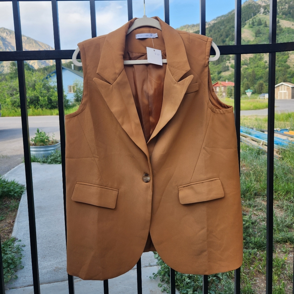 Tan Blazer Vest with Notched Lapels and Tailored Fit